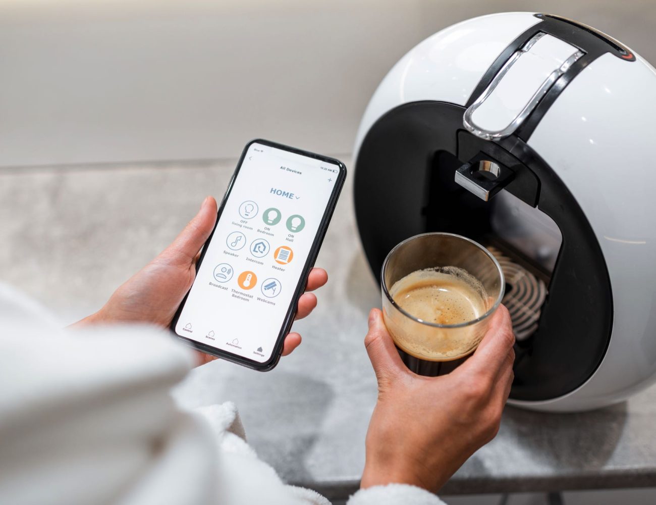 cotrolling-coffe-machine-with-a-smart-phone-XEXBWNJ.jpg